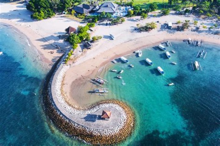 Beach days abound Crostic Answer