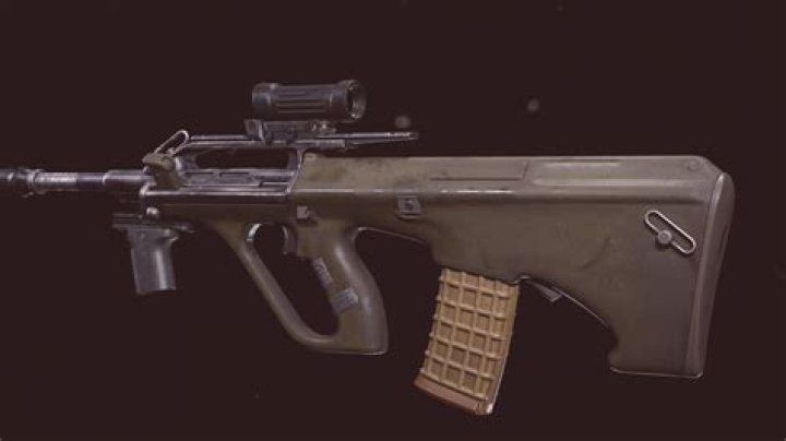 Warzone best AUG loadout: Our AUG class setup recommendation and how to unlock the AUG explained