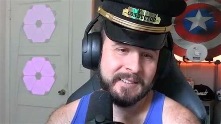 How much money does BruceGreene make streaming? – Twitch leaks 2021