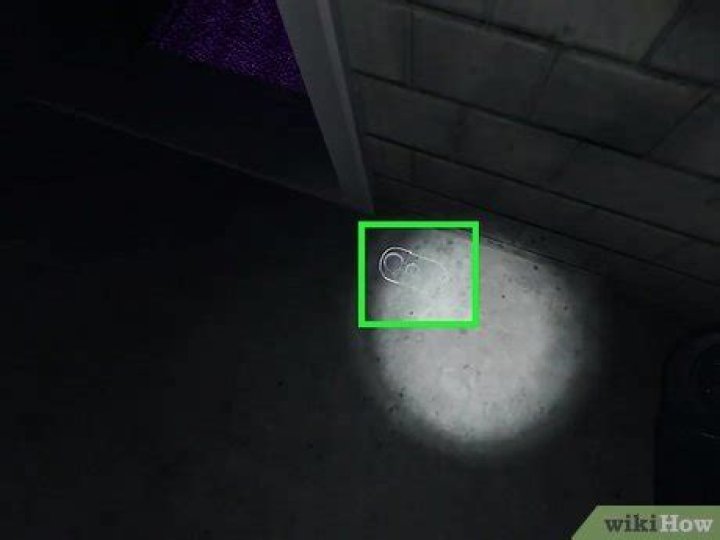 How to use the DOTS Projector in Phasmophobia?