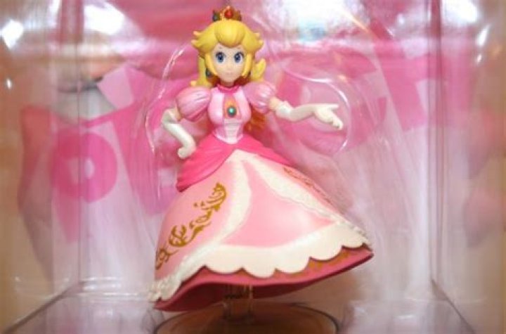 Legless Princess Peach Amiibo on eBay for $3500