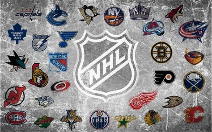 NHL 17 (2016) - MobyGames