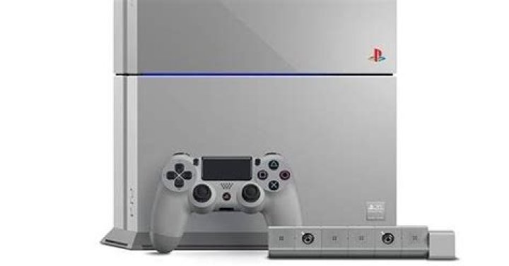 PS4 20th Anniversary Edition unit No. 00001 sold for £85K