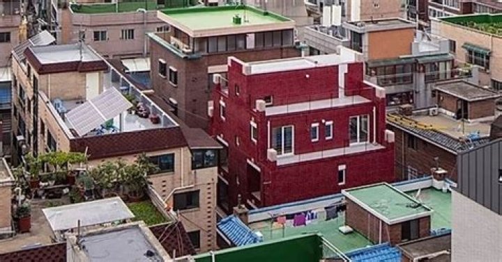 This South Korean apartment block looks like a Minecraft house