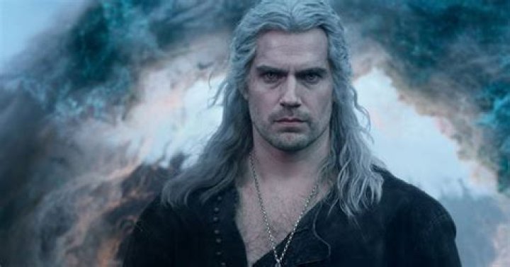 Henry Cavill Breaks Down One of the Most Epic Fight Scenes in Netflix's The Witcher Series